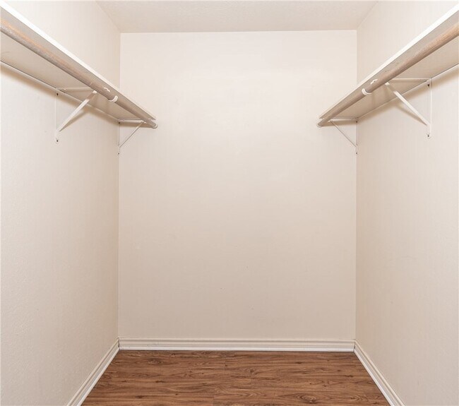 Building Photo - 1813 Sara Dr