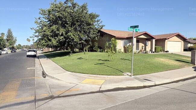 Building Photo - 2425 Westholme Blvd