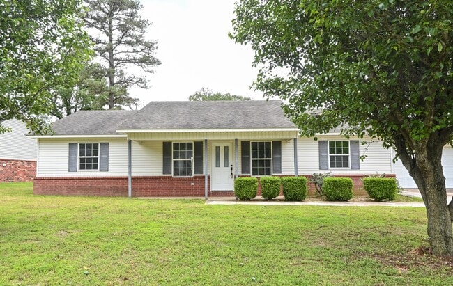 Primary Photo - 1002 Tate St