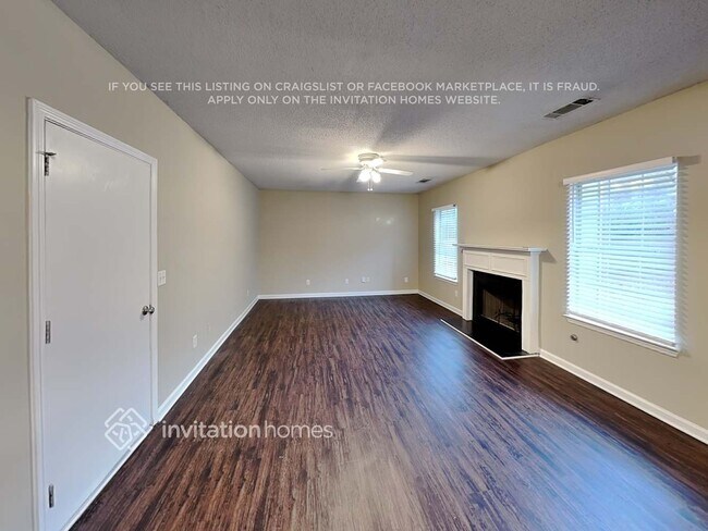 Building Photo - 372 Othello Dr