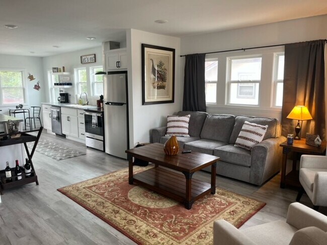 Building Photo - Cool 2 Bed House In Central COMO!