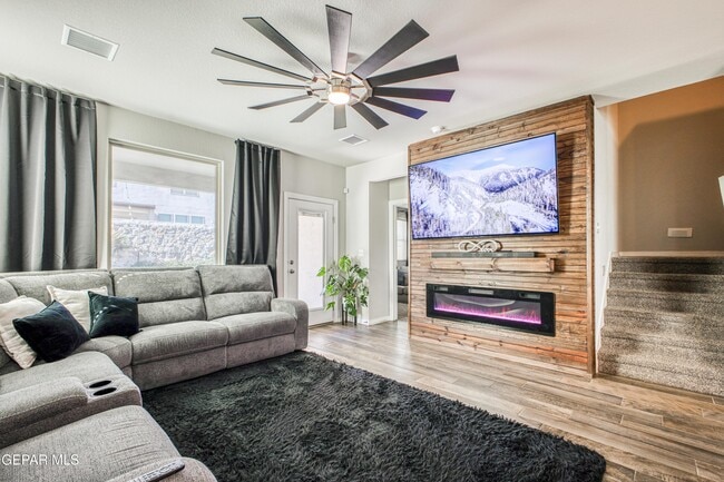 Building Photo - 1621 Sam Dominguez St