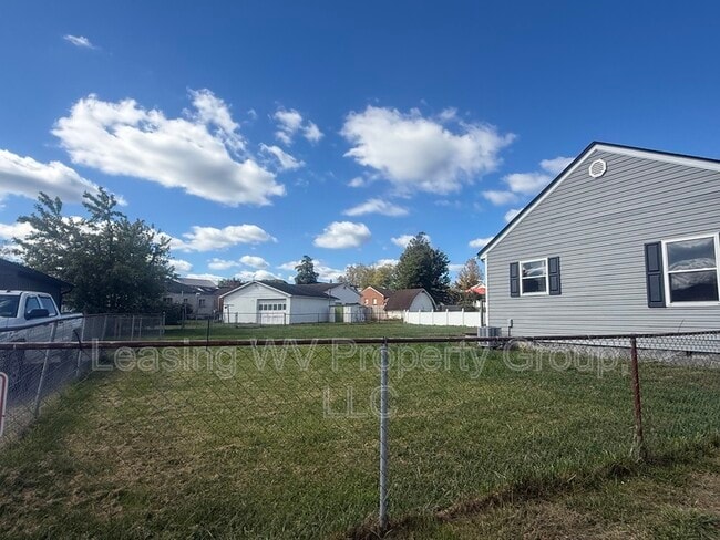 Building Photo - 413 Midland Trail