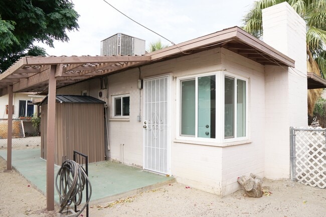 Building Photo - 53424 Avenida Martinez