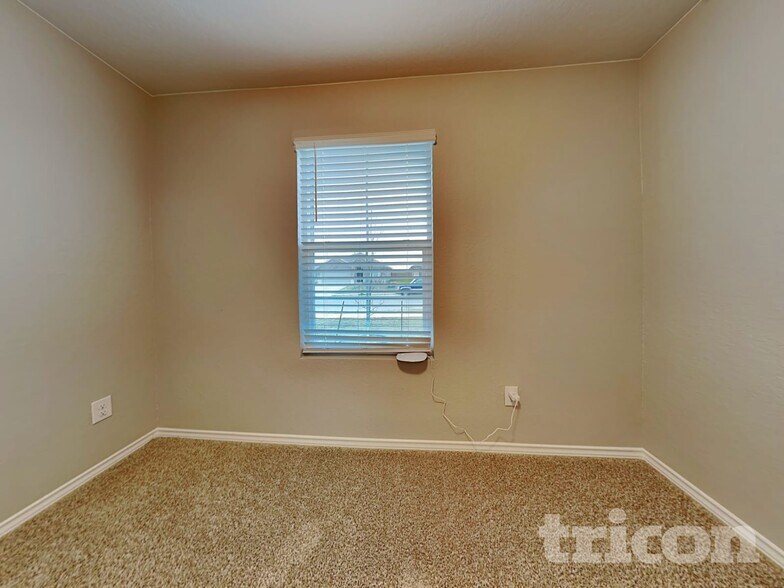 Building Photo - 1016 Adler Way