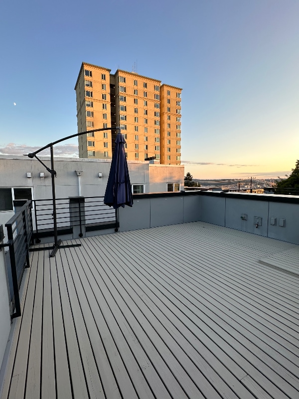 Building Photo - 1541 14th Ave S