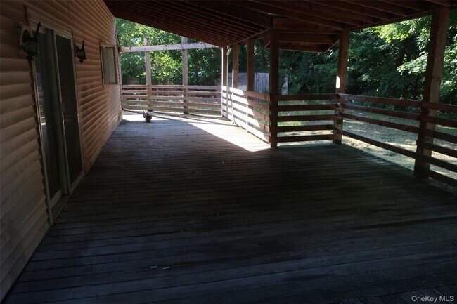 Building Photo - 9 Conklin Ln