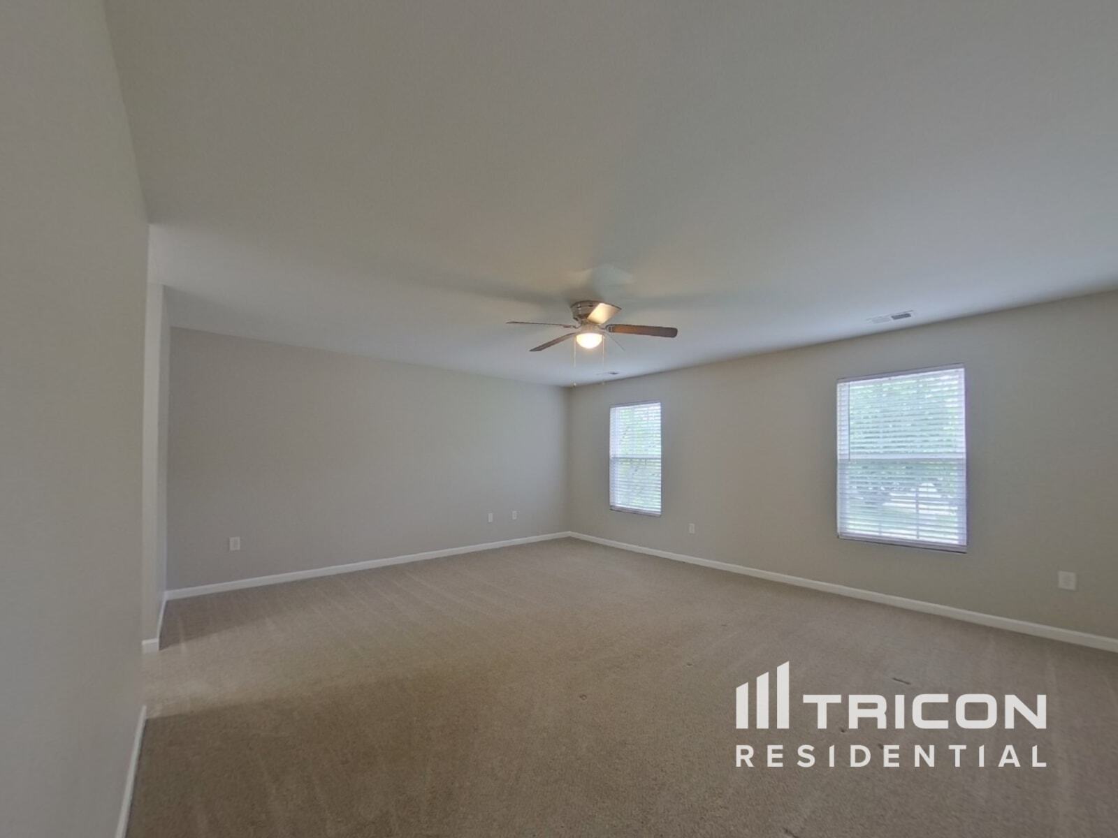 Building Photo - 2426 Highland Park Dr