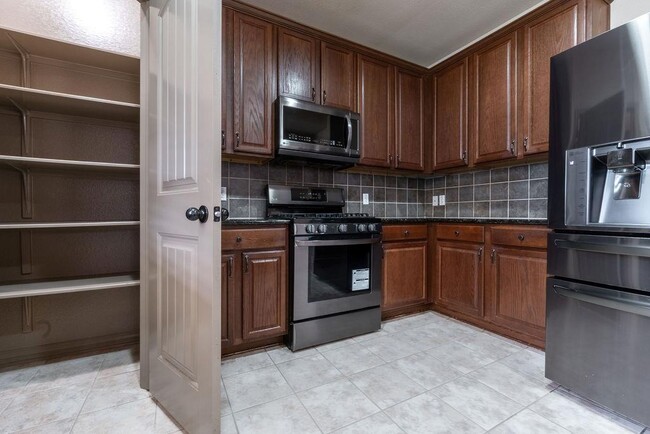 Building Photo - 1509 Greenside Dr