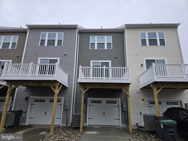 Building Photo - 4928 Dunhaven Dr
