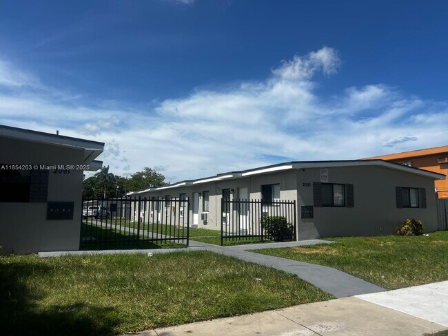 Primary Photo - 2090 NW 31st St