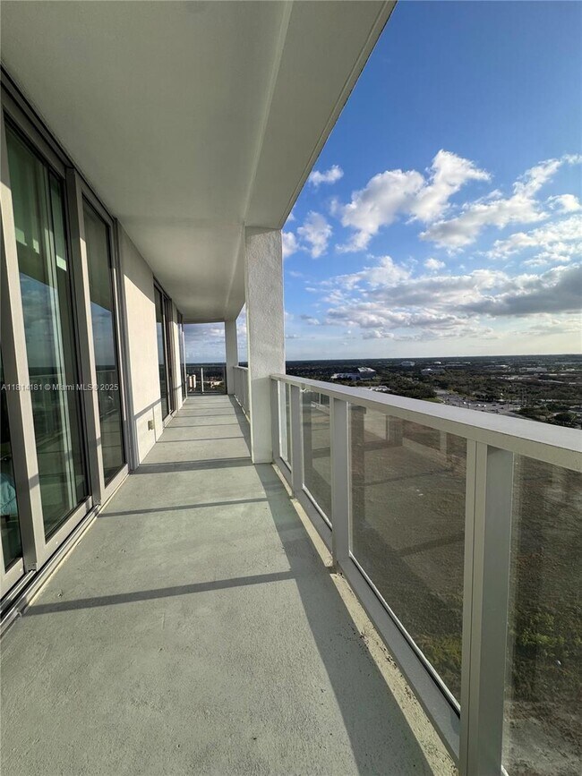 Building Photo - 2000 Metropica Wy