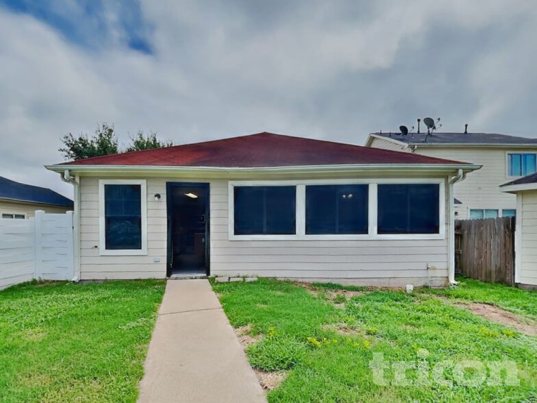 Building Photo - 6346 Hall Pond Ct