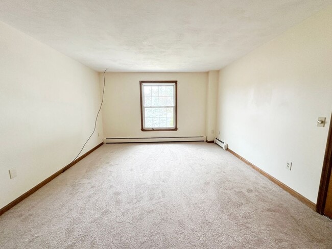 Building Photo - Holden: 2 Bed 1 Bath, Heat & Hot Water Inc...