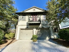 Building Photo - Above-Garage Apartment for Rent in Old Tow...