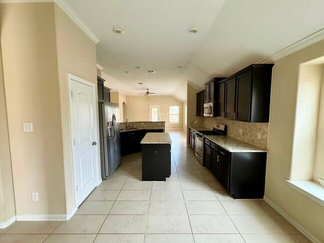 Building Photo - 11015 Walts Run Ln