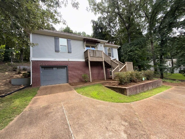 Building Photo - 712 Park Dr