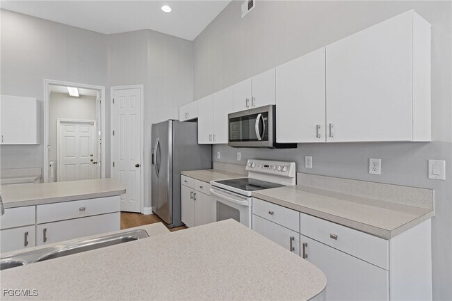 Building Photo - 16905 Colony Lakes Blvd