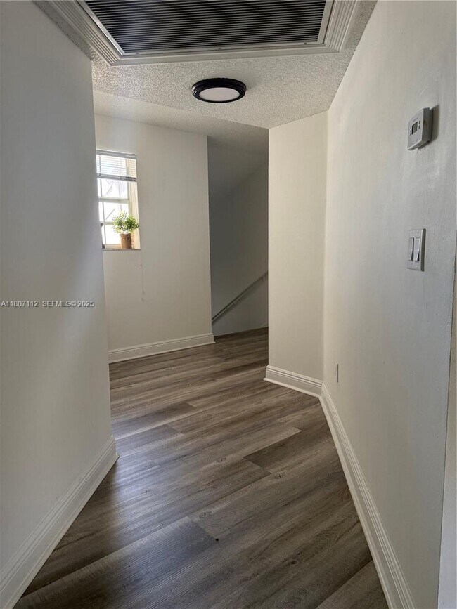 Building Photo - 2634 SE 21st Ct