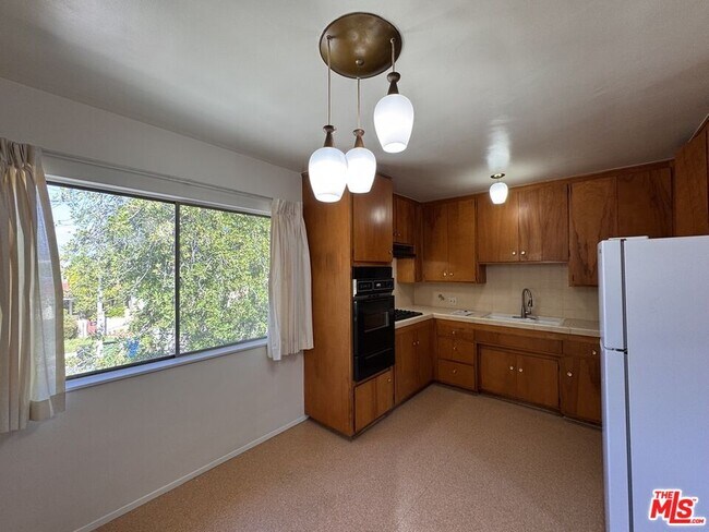 Building Photo - 4168 Brunswick Ave