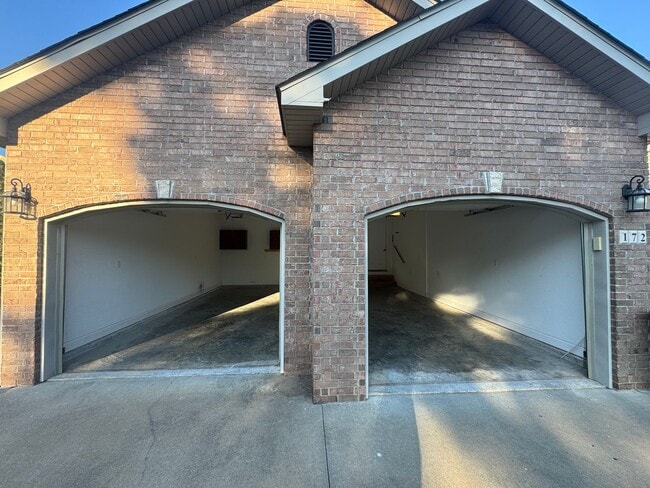 Building Photo - WELCOME HOME!