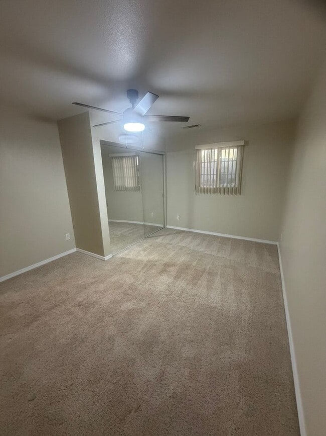 Building Photo - 3 Bed 2 Bath Home