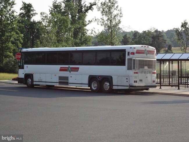 Building Photo - 24693 Kings Canyon Square