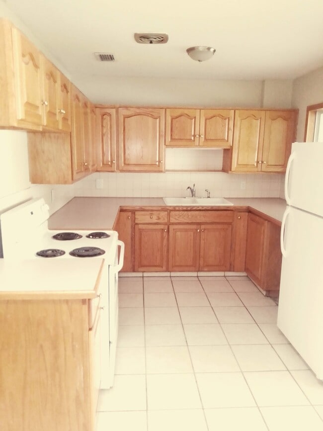 Building Photo - 4735 Redstone Dr