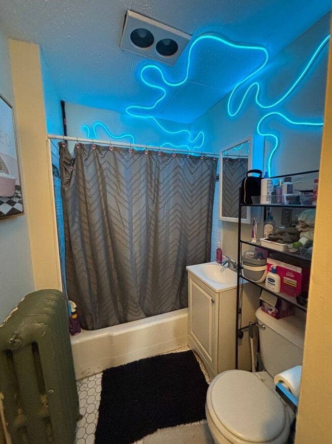 Building Photo - 2944 N Maryland Ave