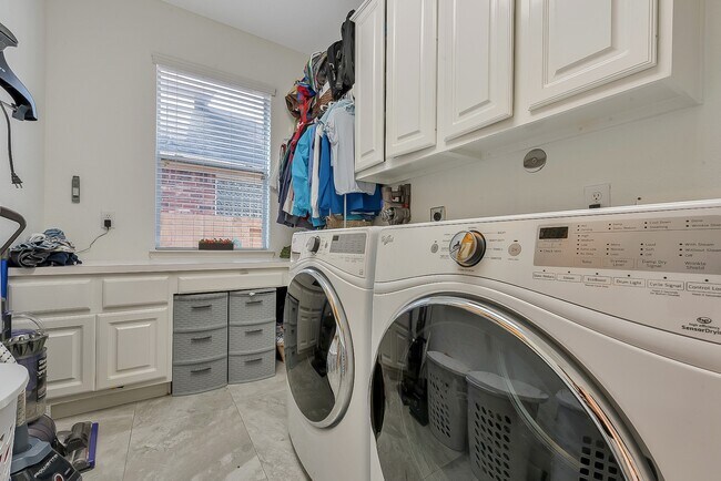 Building Photo - 6334 Collina Springs Ct
