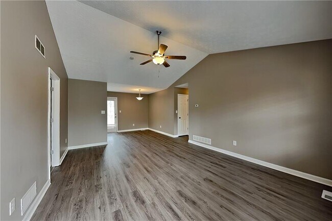 Building Photo - 209 Hale Haven Dr