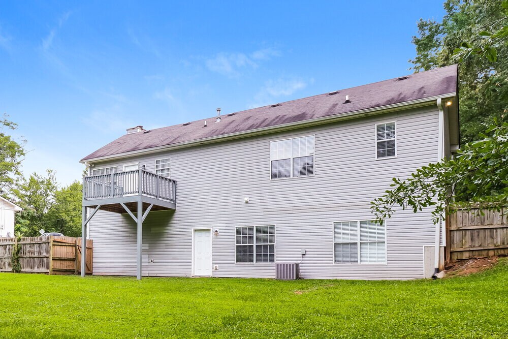 Building Photo - 2840 Ivanhoe Ln