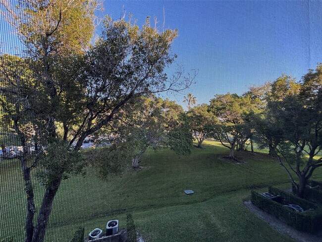 Building Photo - 1401 SW 135th Terrace