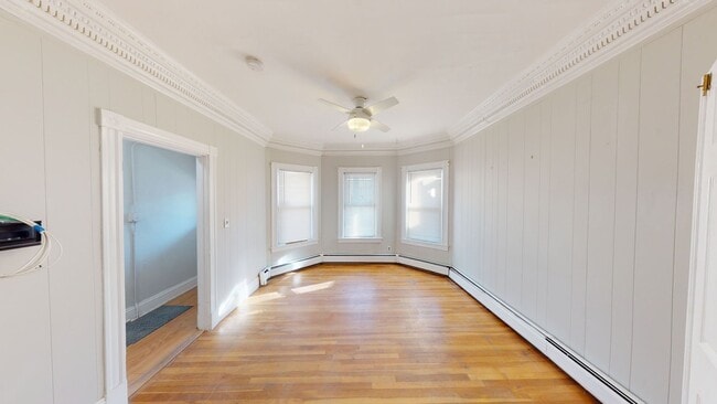 Building Photo - Winter Hill freshly renovated two bedroom ...