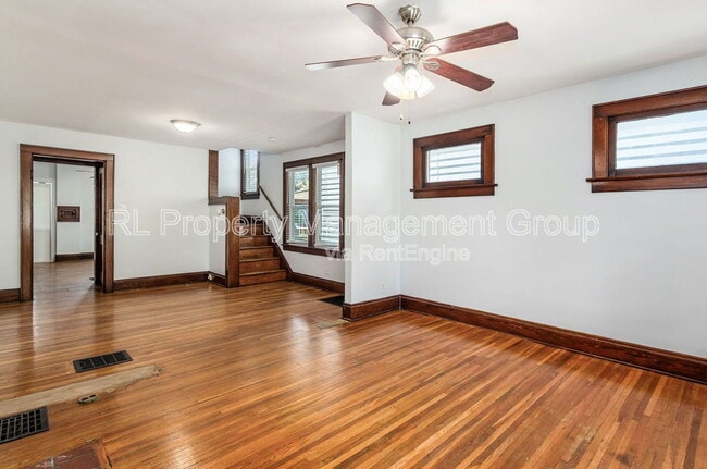 Building Photo - 247 E Jenkins Ave