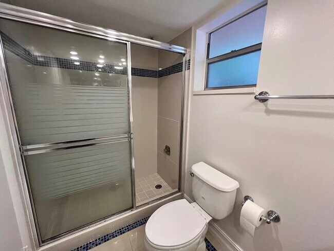 Building Photo - 403 NW 68th Ave