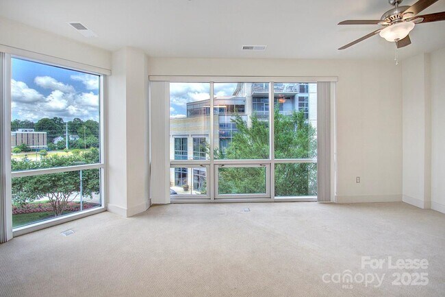 Building Photo - 1133 Metropolitan Ave