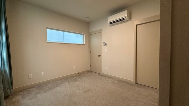 Building Photo - 1803 20th Ave