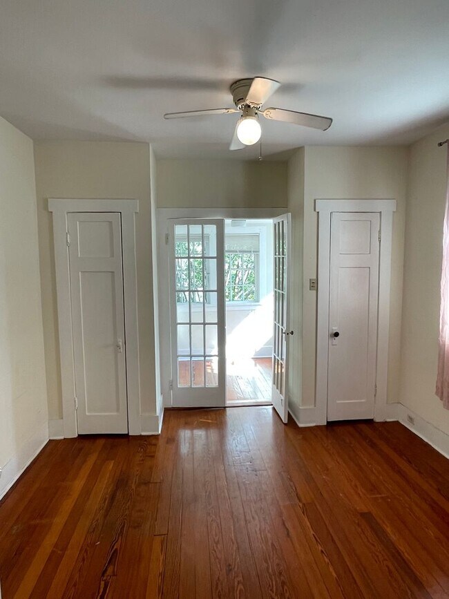 Building Photo - 1BD/1BA Uptown!