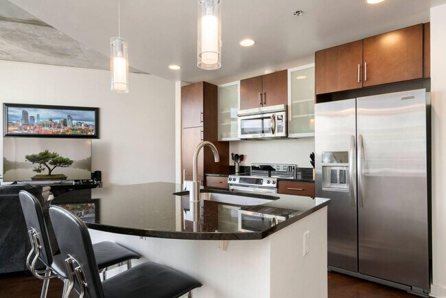 Building Photo - 1464-1474 Stout St