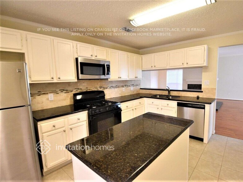 Building Photo - 110 S Village Knoll Cir