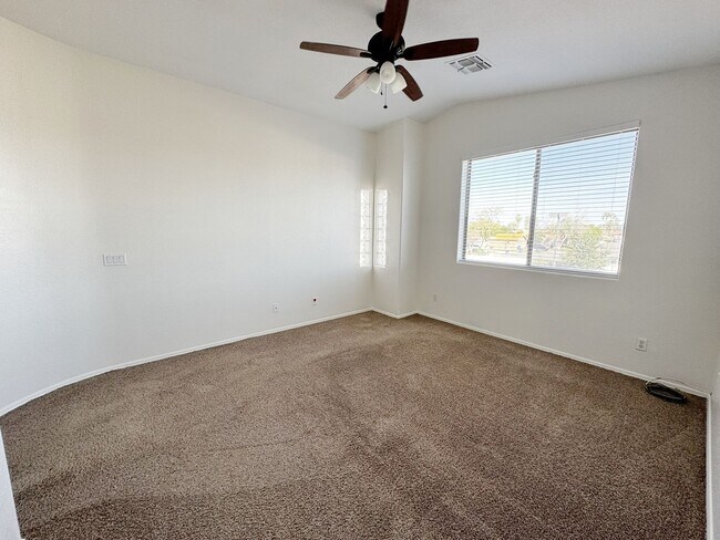 Building Photo - ABSOLUTELY STUNNING 4BR 2.5BA, OVER 2100SQFT, COMMUNITY POOL, CHANDLER