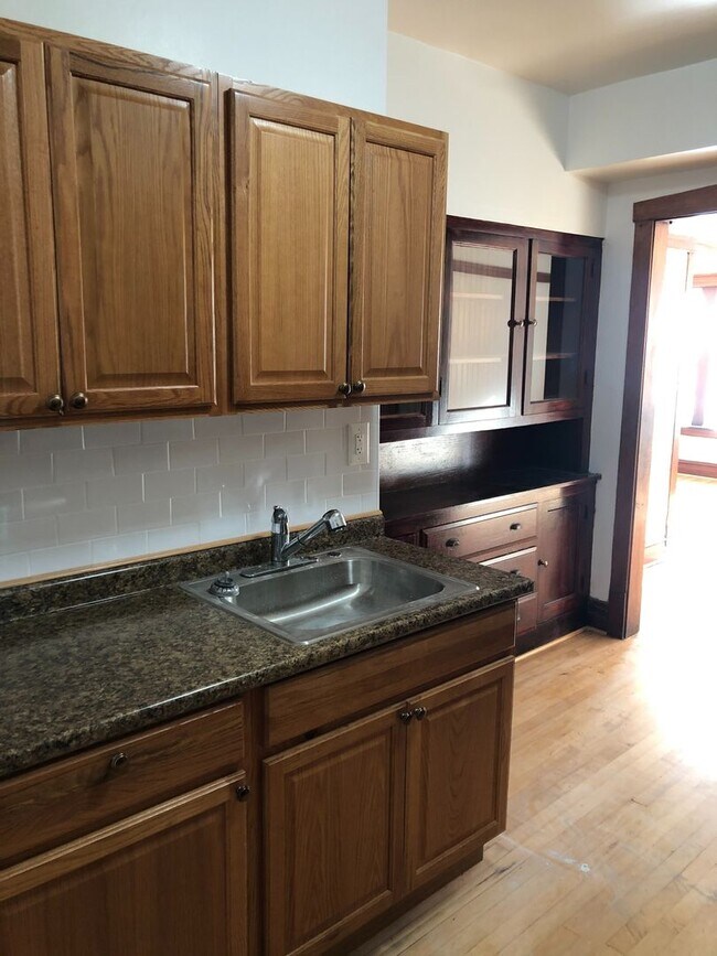 Building Photo - 4018 W Cortland St