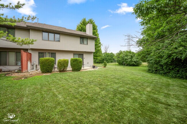 Building Photo - 306 Grande Dr