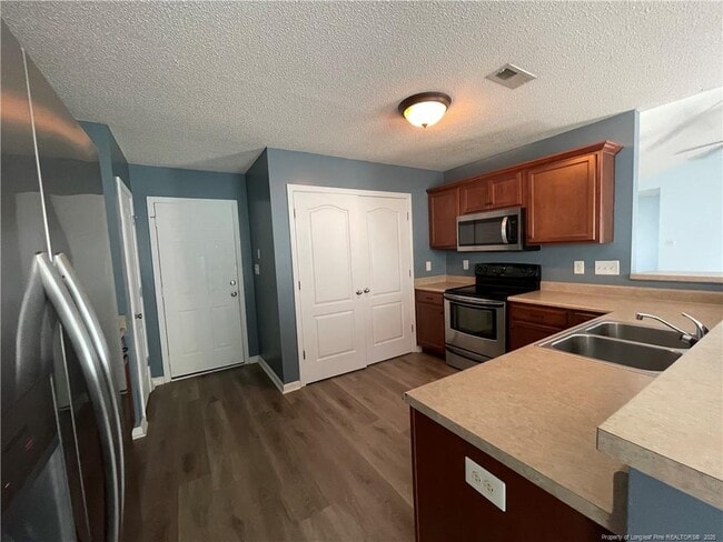 Building Photo - 1413 Avoncroft Dr