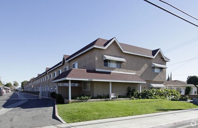 Building Photo - Walker Gardens