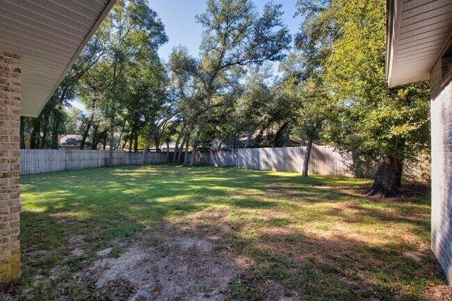 Building Photo - 2800 Ram Ln