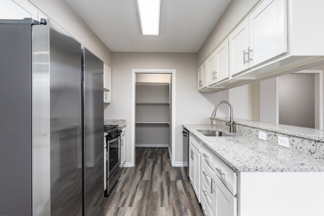 Building Photo - 7210 Grass Valley Dr