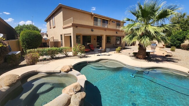 Building Photo - 4 Bedroom Home in the Sun Grooves Communit...