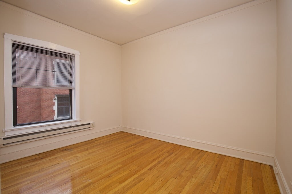 Building Photo - 1238 Oak Ave